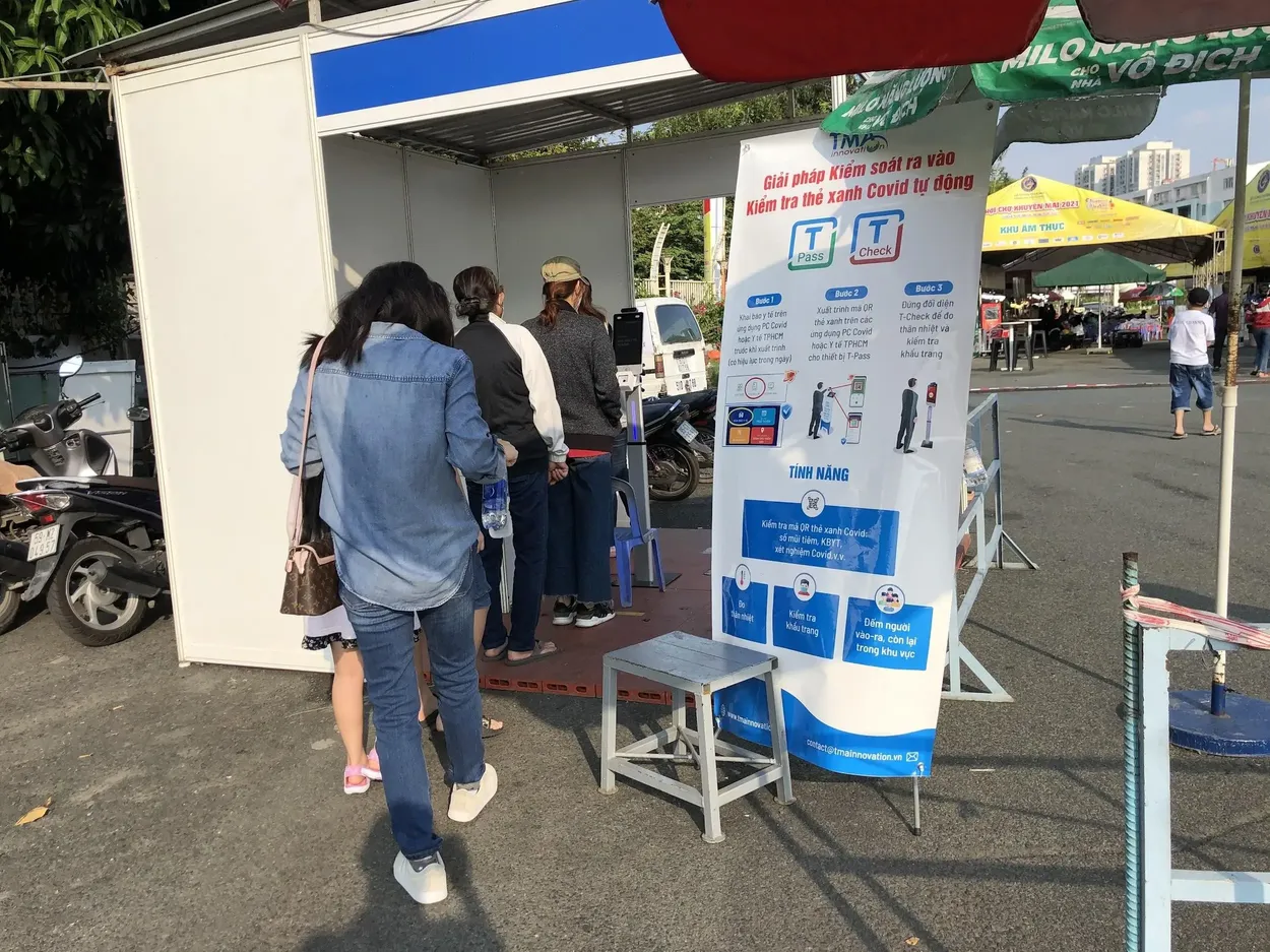 T-CHECK & T-PASS: Giải pháp kiểm soát ra vào - kiểm tra QR thẻ xanh COVID tự động