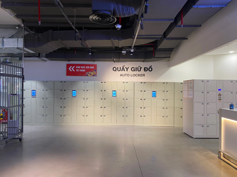 Completed installation of the T-Locker smart storage system at Emart Sala